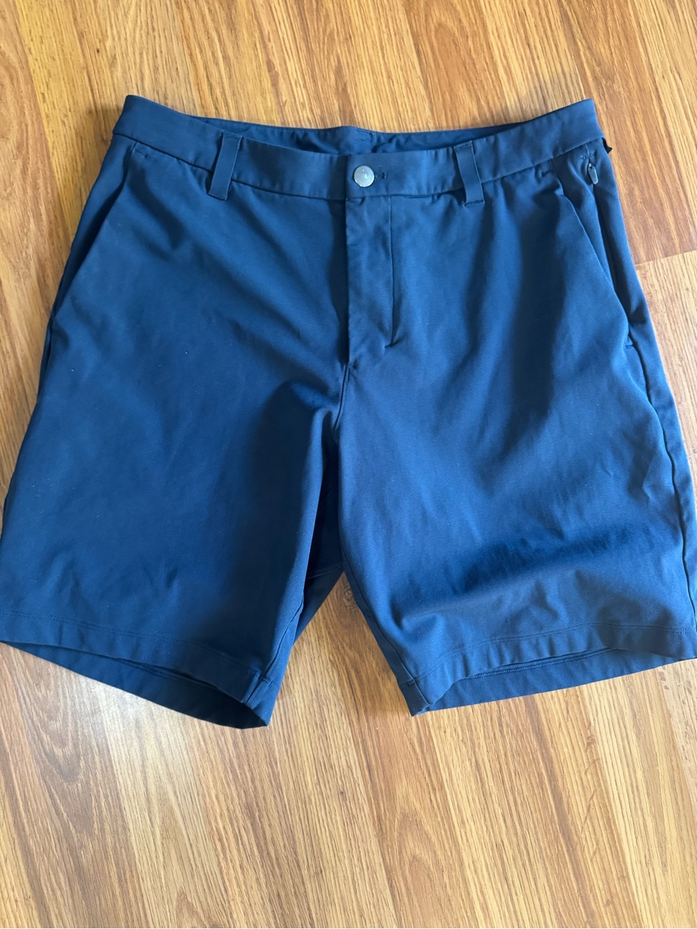 Lululemon ABC Classic-Fit Short 9"
Warpstreme Size 32